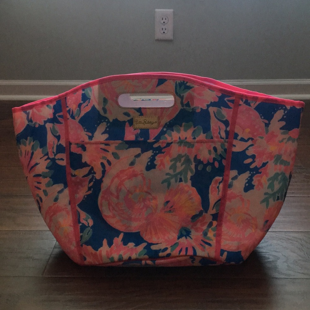 New large Lilly Pulitzer beverage tote
